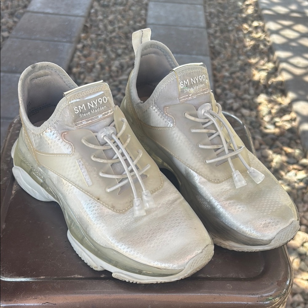 STEVE MADDEN WOMEN'S MIGRATE SNEAKER SIZE‎ 6M